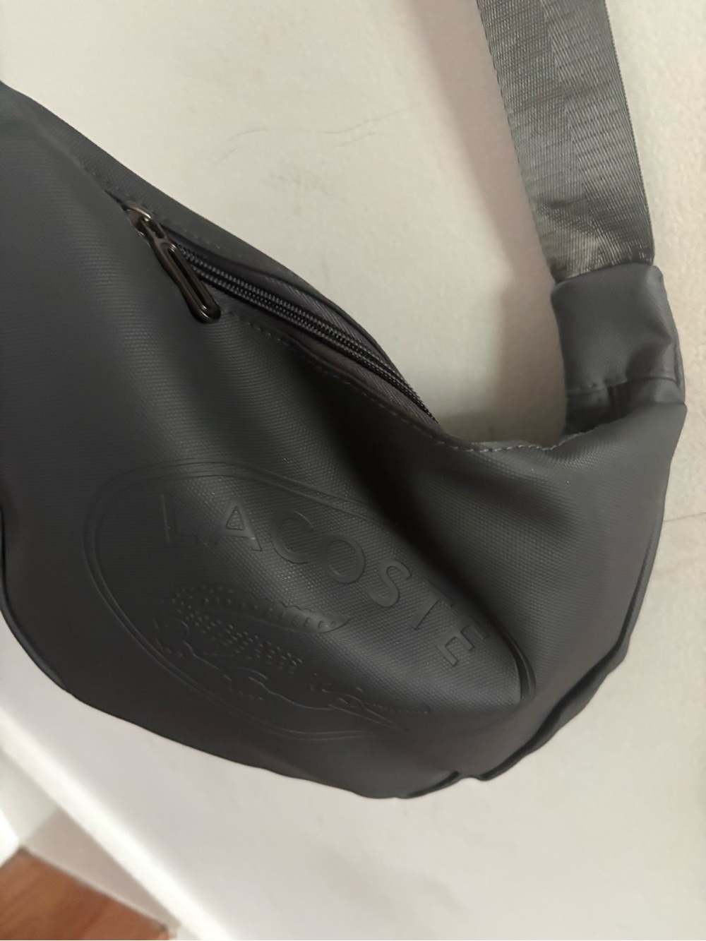 🐊 Lacoste charcoal Gray Crossbody Sling Bag pouch